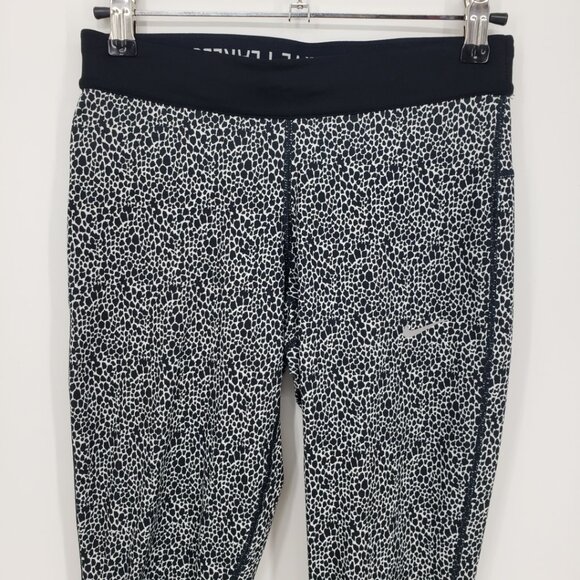 3/$25 Nike Animal Cheetah Print Athletic Leggings XS Dri Fit Active Capri Black - Picture 4 of 8